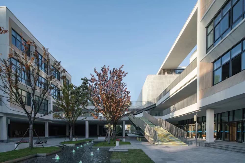 Facade reference published by Compactwood